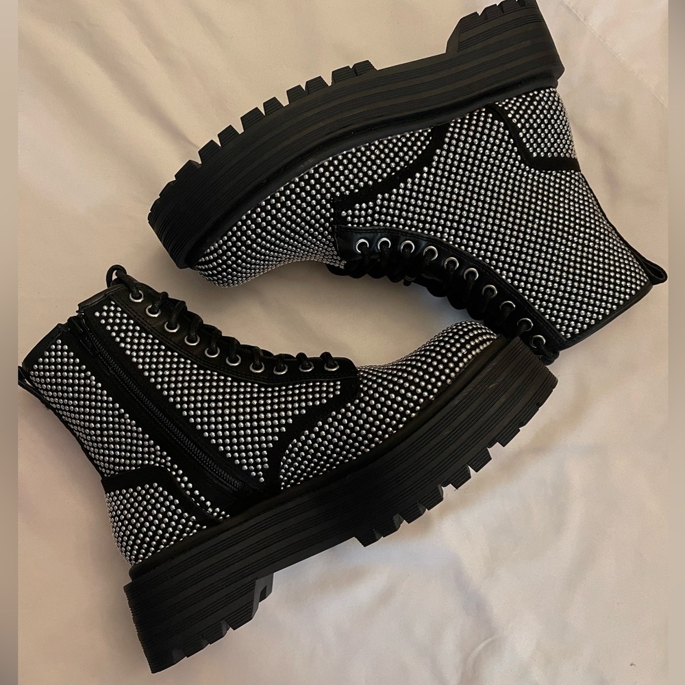 Gianni Bini Non-Stop Studded Combat Boots Chunky Sole Platform Size 7